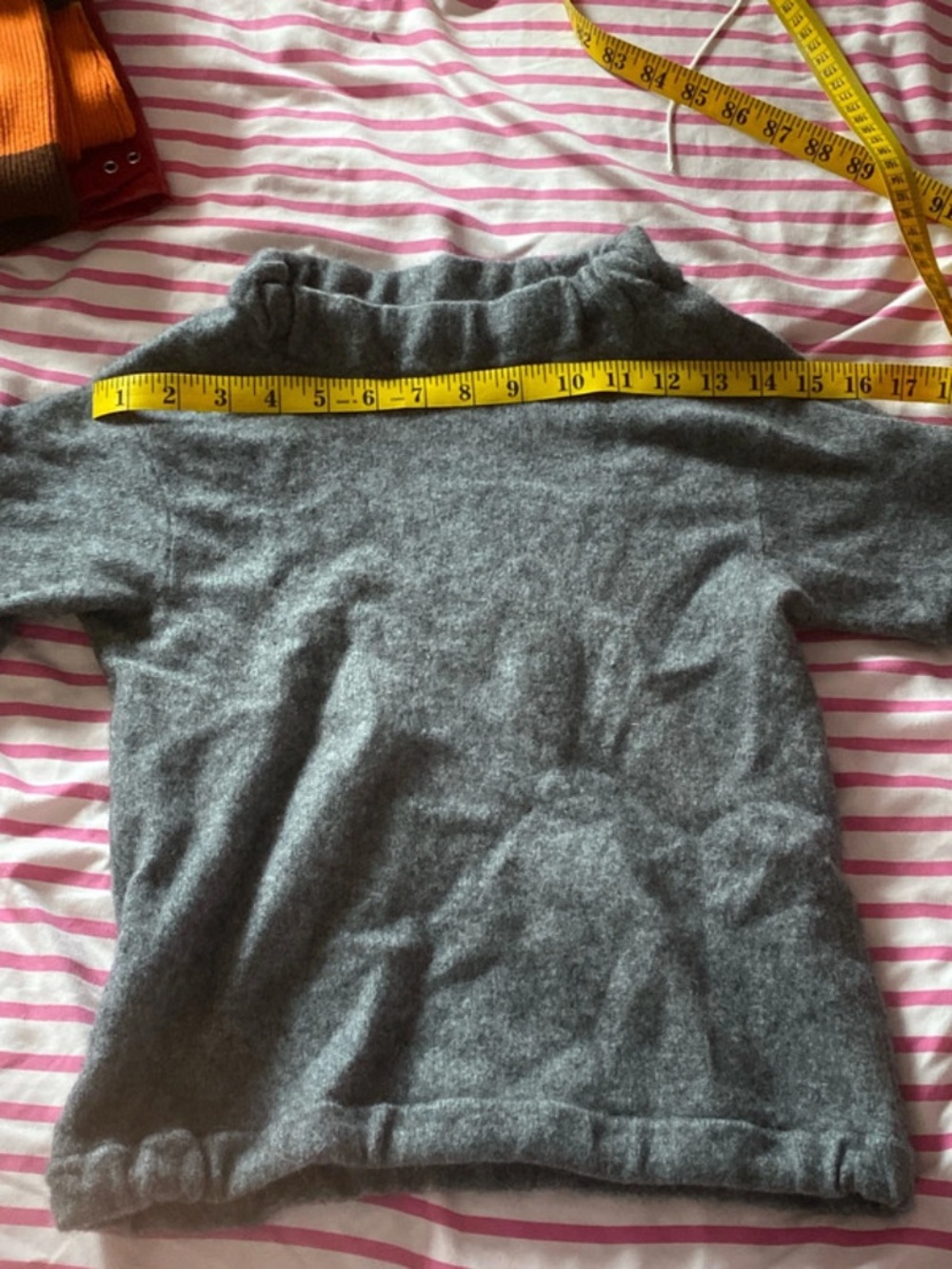 Vince Grey Boiled Cashmere Short-Sleeve Mock Neck Sweater - Perfect Condition - Picture 1 of 9